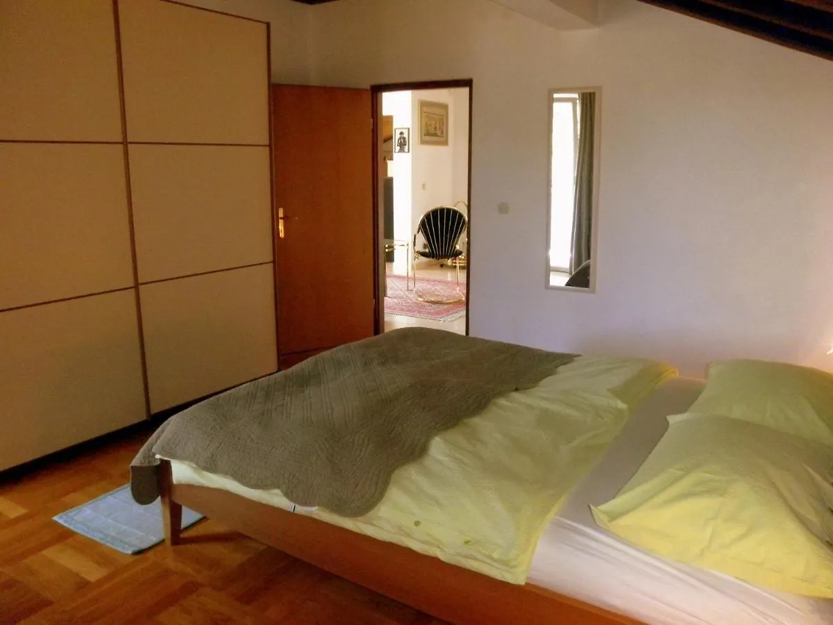 Apartment Preka Palit