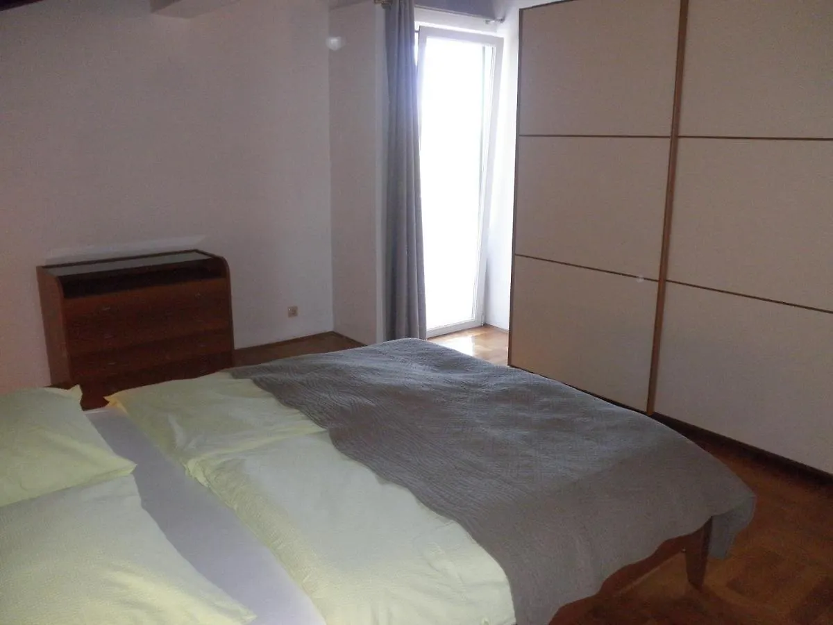 Apartment Preka Palit