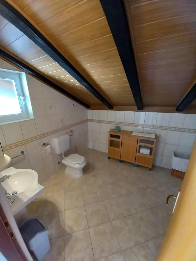 Apartment Preka Palit