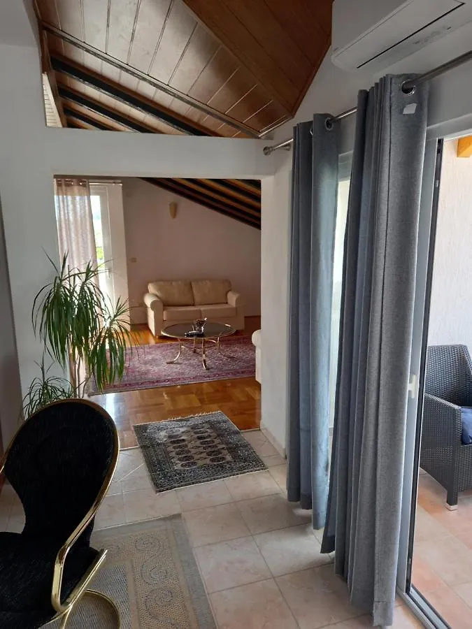 Apartment Preka Palit 0*,